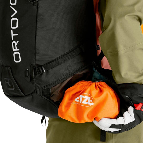 46866RAVINE 32 S BLACK RAVE_3_P.JPG